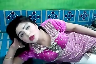 Indian teen sexi girl hot dance and boob show