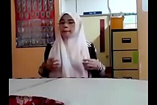 Cikgu Tudung Bertudung teacher malaysian 2 min poster