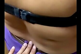 Desi girlin jeans n bra