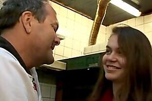 Lola Bruna livreuse de pizza