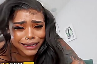 Busty Suzy Marie Uses Her Curves To Lure Her Masseur Mazee To Fuck Her Hungry Pussy - Brazzers