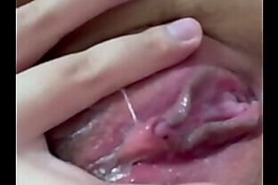 Very wet trimmed Asian pussy