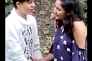 Indian girl outdoor with foreign guy - PornYC.com