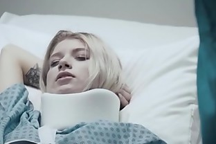 извращенец доктор занимается сексом с пациенткой