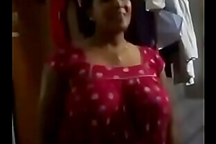 Desi aunty huge boobs in nighty 14 sec poster
