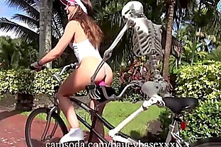 CamSoda - Riding my dildo and masturbating to orgasm in public on my skeleton bike 11 min poster