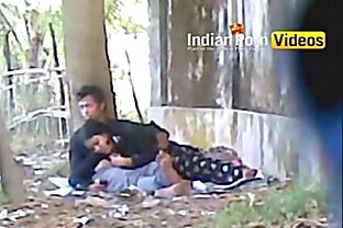 Outdoor blowjob mms of desi girls with lover - Indian Porn Videos 3 min