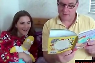 Inzesttube.com - Daddy Reads Daughter a Bedtime Story...