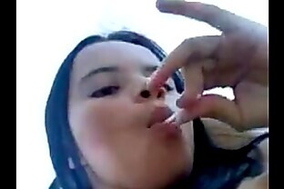 Putita se cola un chupetin - girl teases her pussy with a lollipop and then lick