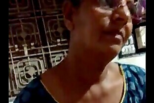 Indian desi mature mumbai aunty sucking and fondling hubby’s thick cock - Wowmoyback