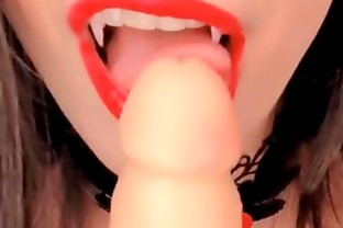 ASMR VAMPIRA GOSTOSA FAZENDO-TE GOZAR NA BOQUINHA, SEXY VAMPIRE BLOWJOB BIG BOOBS, CREAMPIE IN MOUTH poster